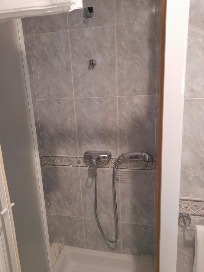 Hotel Os Carballos Sigueiro Kültér fotó