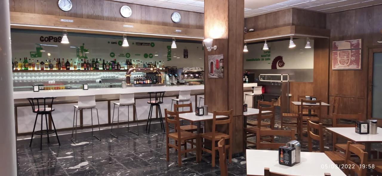 Hotel Os Carballos Sigueiro Kültér fotó