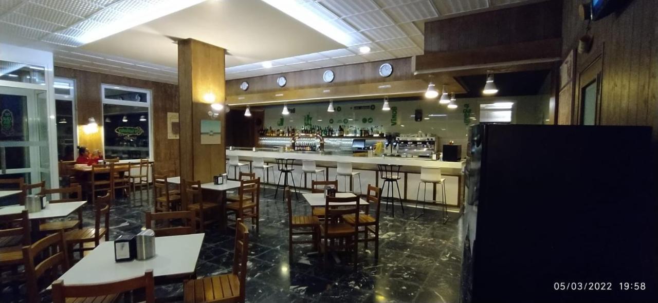 Hotel Os Carballos Sigueiro Kültér fotó